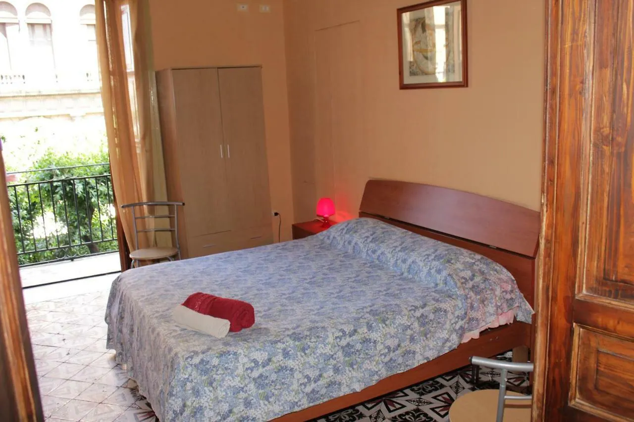 B&B Stazione Centrale Palermo 2*,  Italy